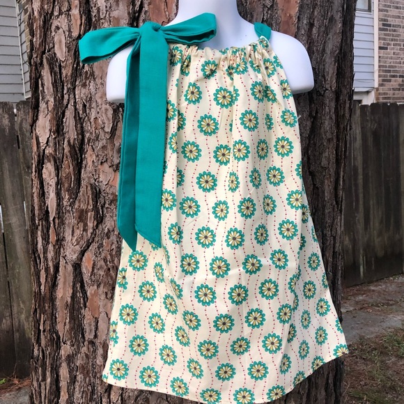 Handmade girl’s dress 👗 - Picture 1 of 1